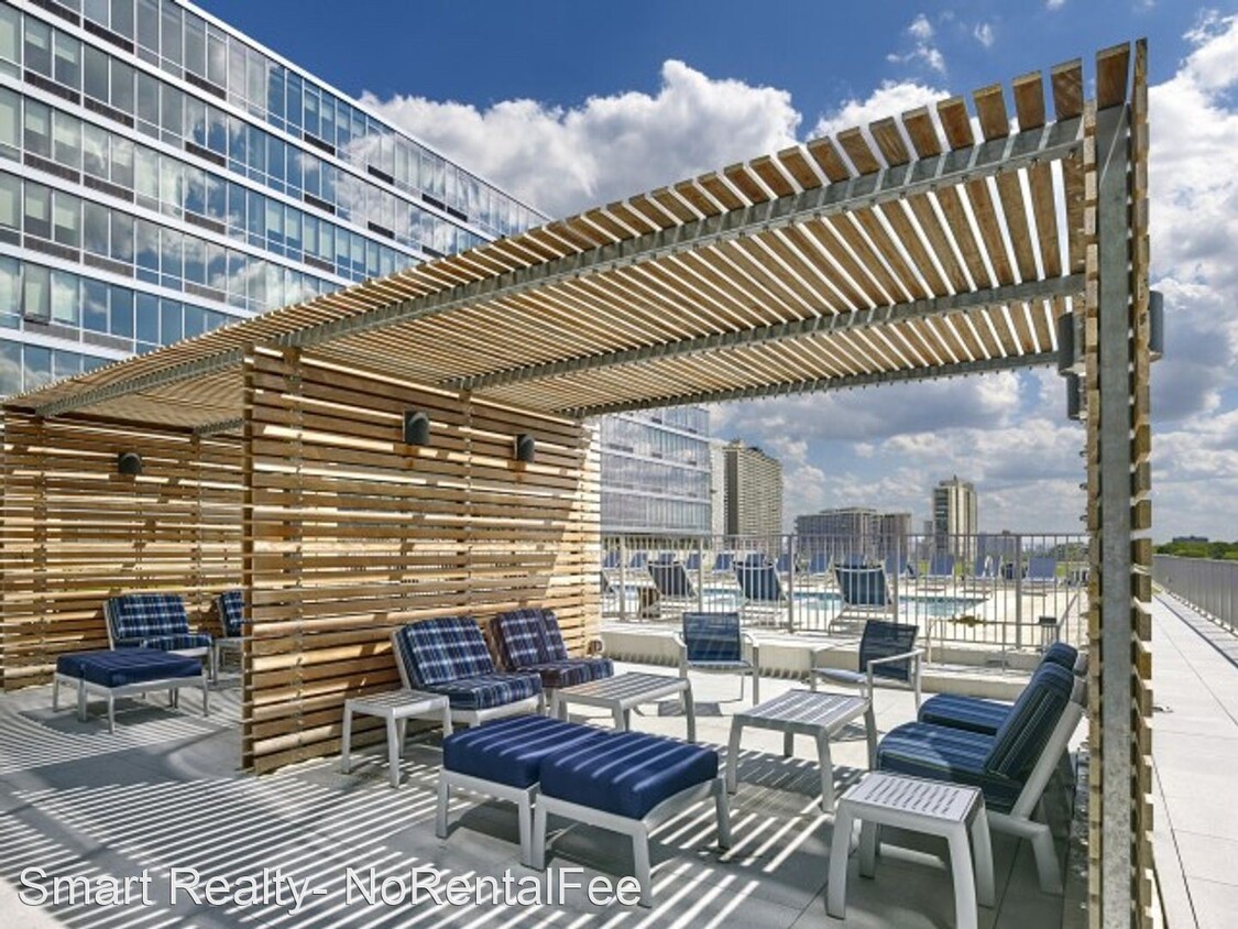 Primary Photo - 2020 Hudson St