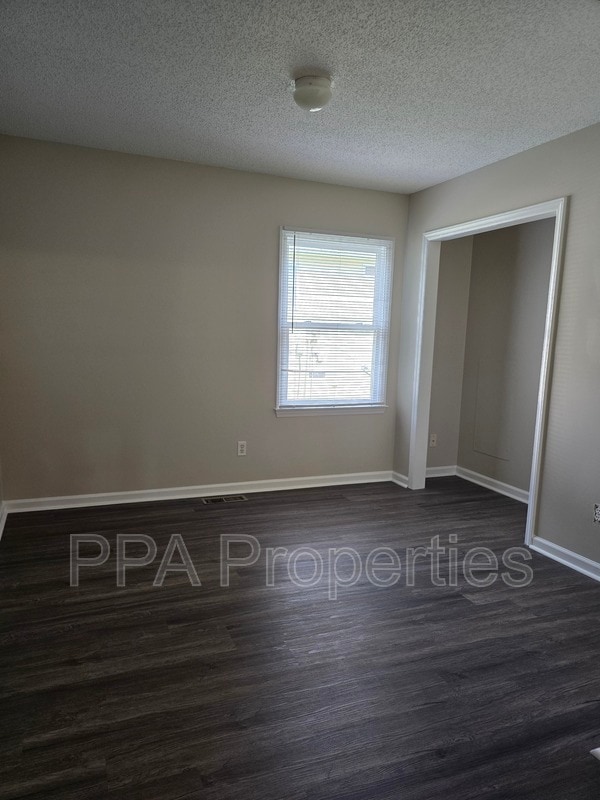 Building Photo - 2404 Francis St