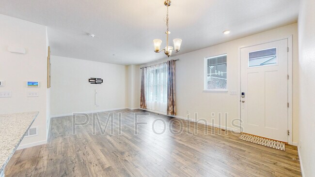 Building Photo - 763 N Quatar St