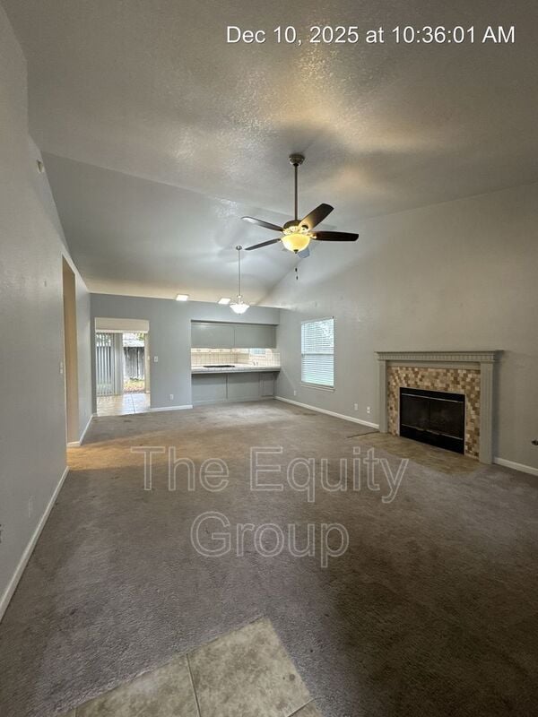 Building Photo - 819 S Pinkham St