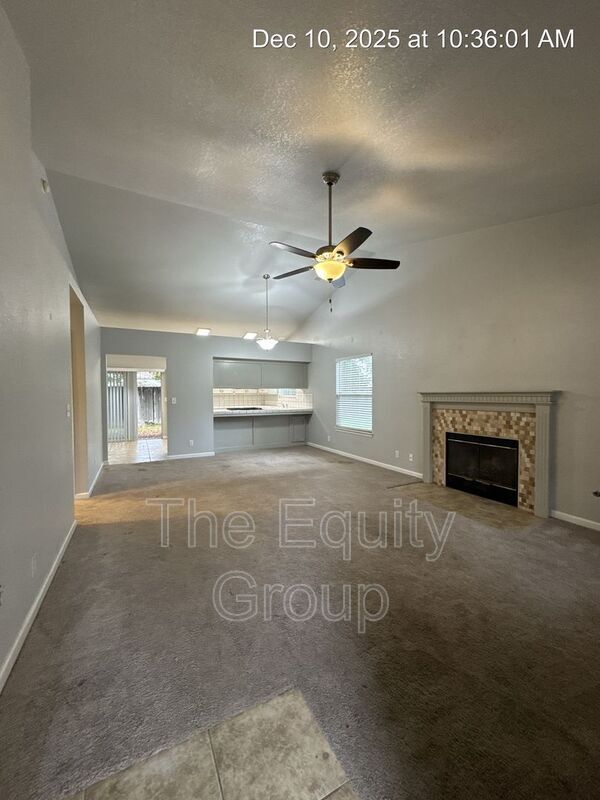 Foto del edificio - 819 S Pinkham St