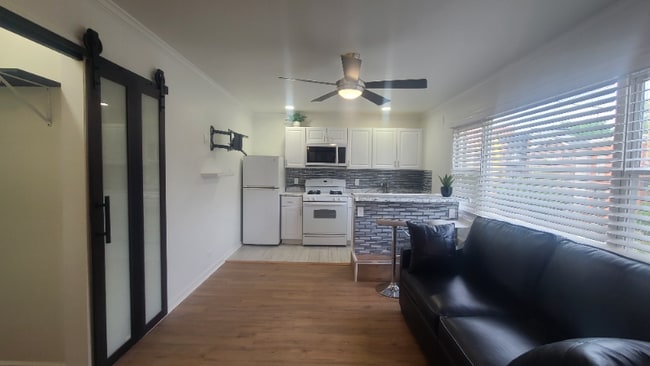 Building Photo - 589 Bramhall Ave
