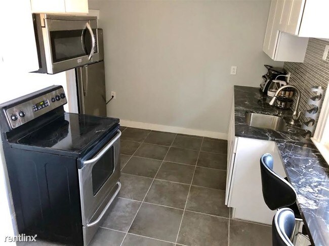 Foto del edificio - 3 br, 1 bath House - 641 Fitch St