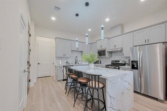 Building Photo - 2909 Nagle St