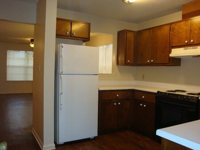 Foto del edificio - CUTE 2BR/2.5BA town house close to everything!