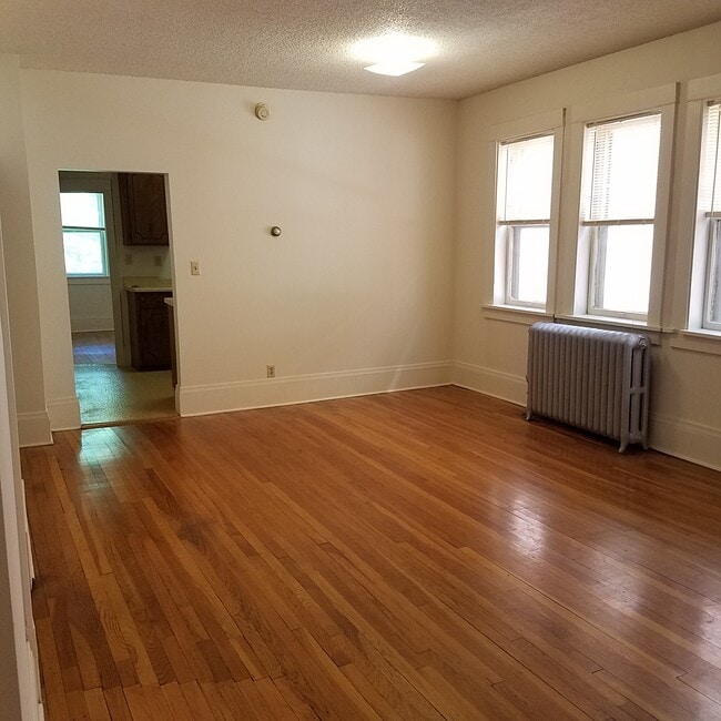 Building Photo - 93 N Milton St N