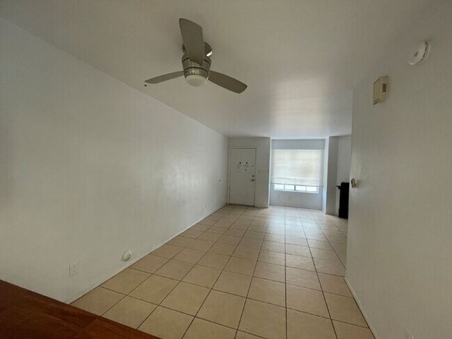 Foto del edificio - 544 S Wilson St