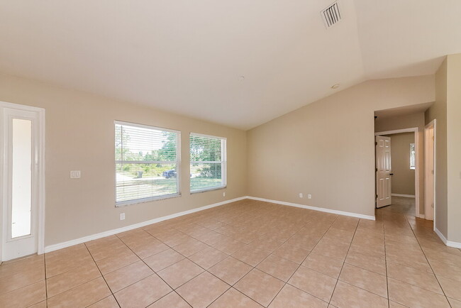 Building Photo - 3343 Senlac Ln