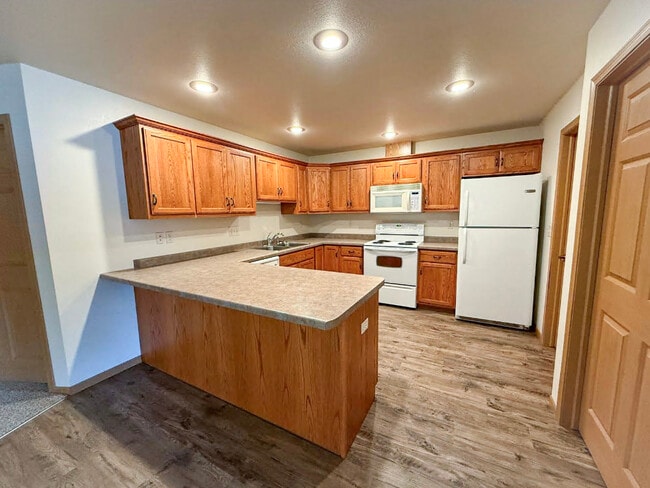 Building Photo - 5908 Delikowski St