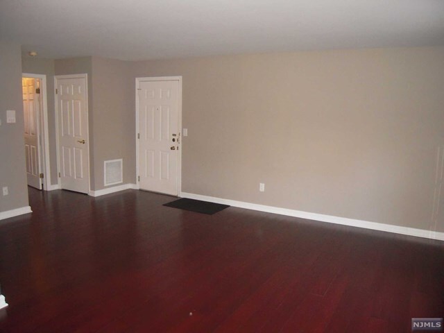 Building Photo - 9A S Maple Ave