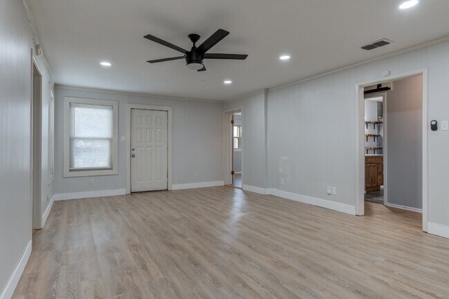 Foto del edificio - 4 Bed 3 Bath Pre-lease in Central Lubbock!!!