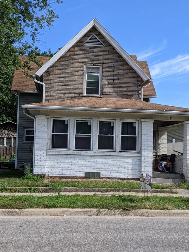 Primary Photo - 718 E Mishawaka Ave