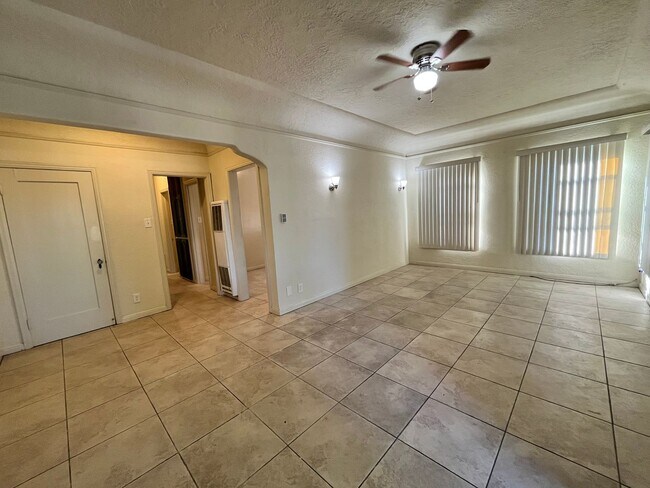 Foto del edificio - 2516 Cedar Ave