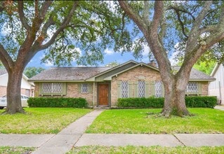 Building Photo - 8911 Stroud Dr