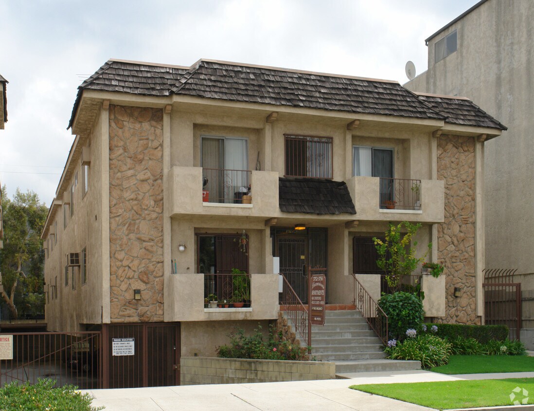 Building Photo - 3752 Hughes Ave