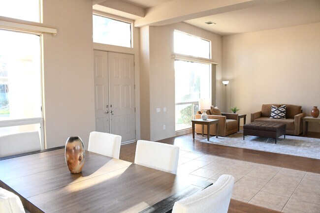 Foto del edificio - 75940 Nelson Ln