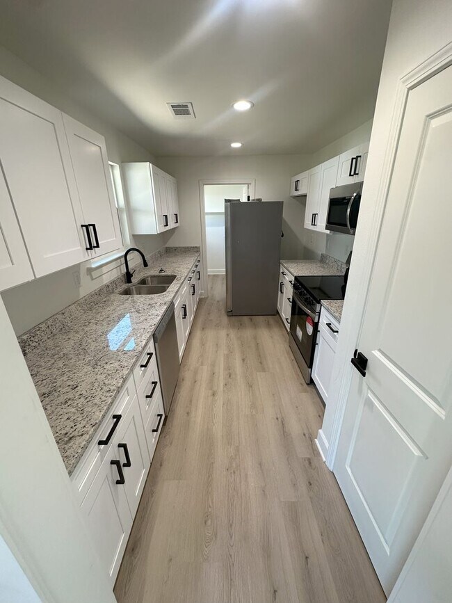 Foto del edificio - 169 Wildflower Dr