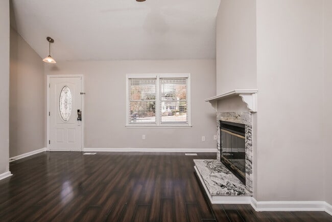 Building Photo - 765 Rawls Dr