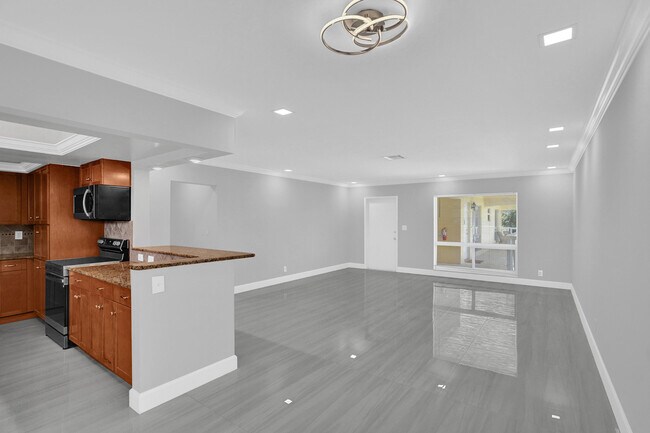 Foto del edificio - 2755 NE 28th Ave