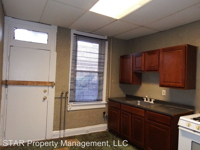 Building Photo - 422 Whitridge Ave