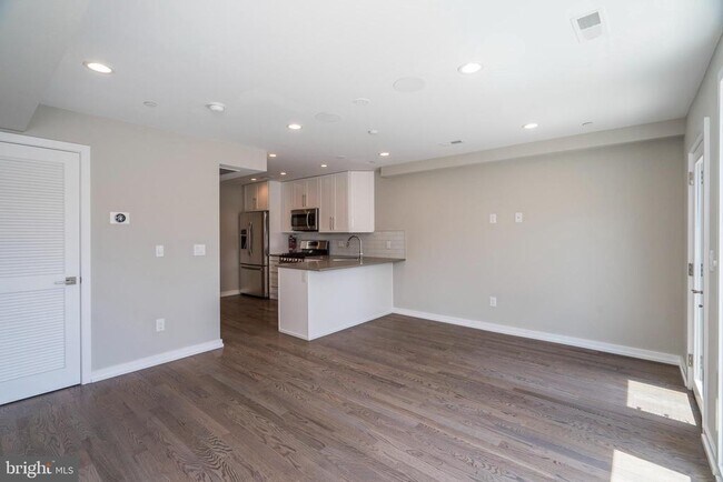 Foto del edificio - 1436 Clymer St