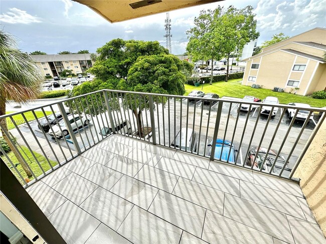 Foto del edificio - 251 Palm Cir W