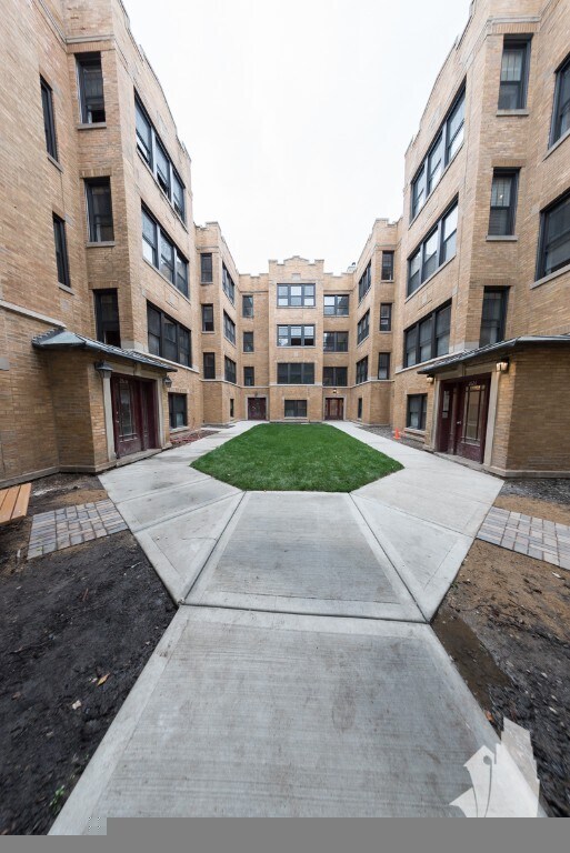 Foto del edificio - 2624 N Rockwell St