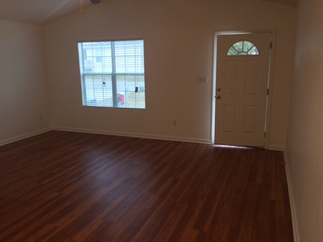 Building Photo - 465 Linda Blair Dr