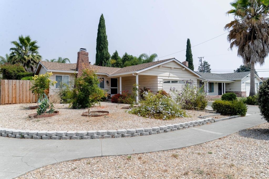 Primary Photo - 1410 Cabrillo Ave