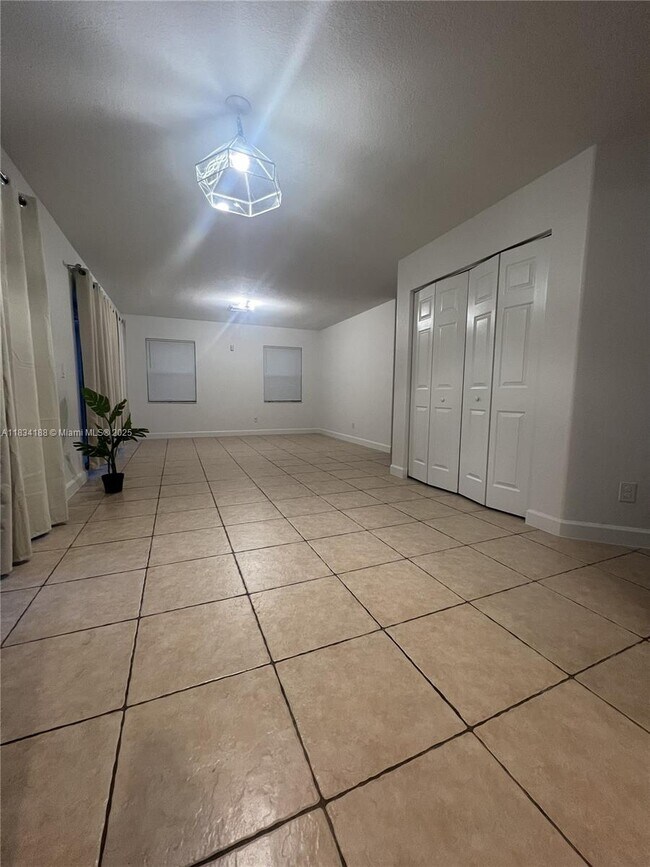 Foto del edificio - 13468 SW 23rd St