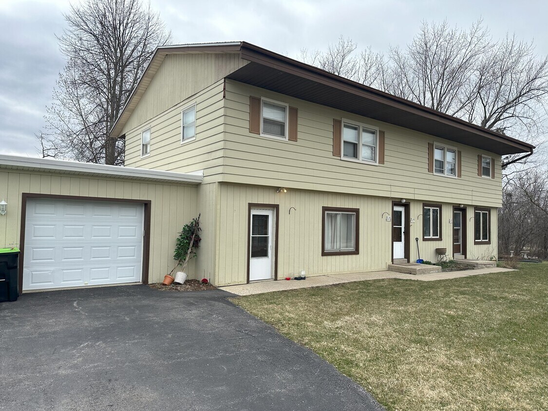 Primary Photo - W144S7909 Durham Dr