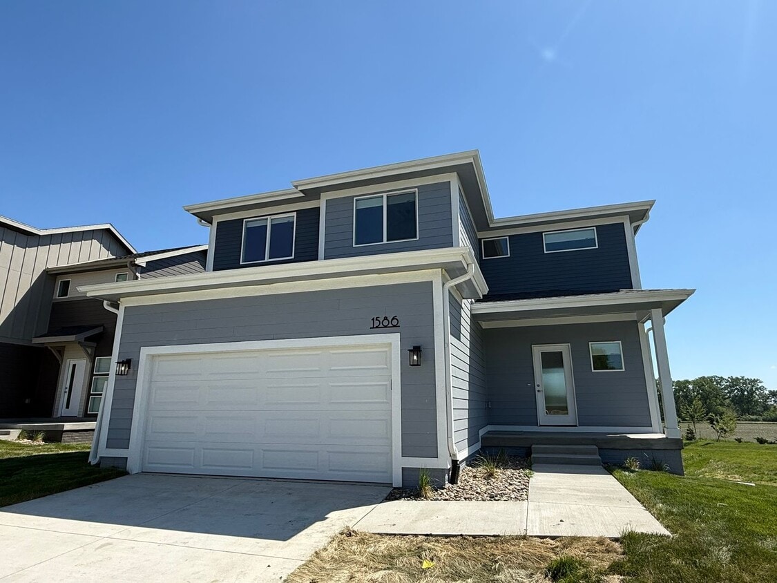 Primary Photo - Luxury New Construction Home - Gorgeous Po...