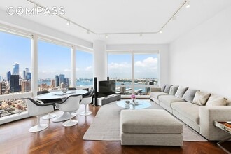 Building Photo - 25 Columbus Cir