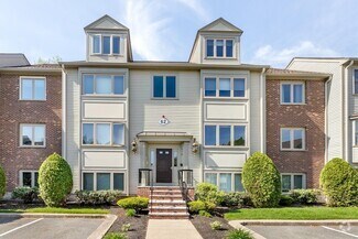 Building Photo - 62 Maple St