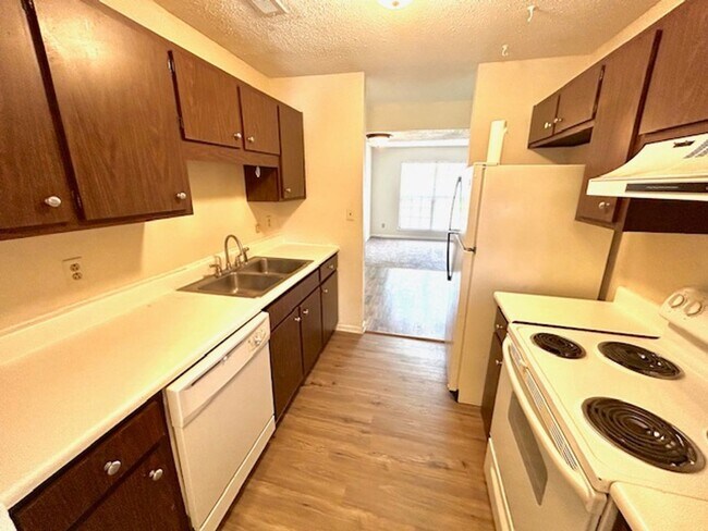 Foto del edificio - Cute and Cozy-ONE BEDROOM/ONE BATH - SOUTH HUNTSVILLE LOCATION -With a $300 Off the first month's...