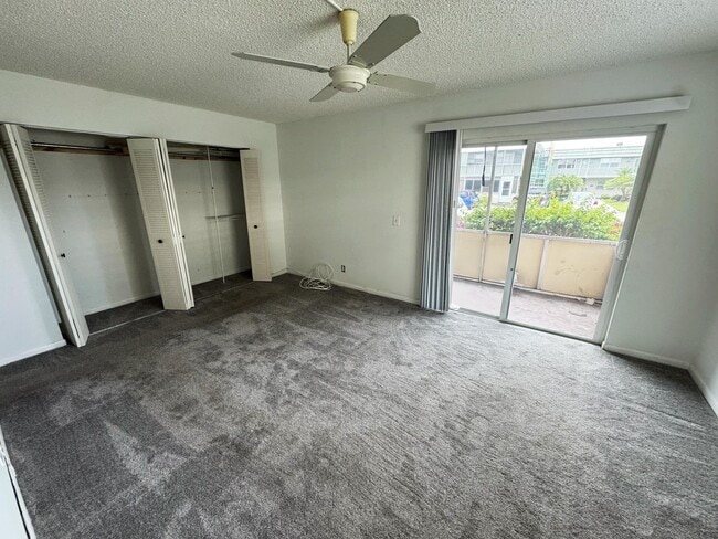 Building Photo - 490 Flanders Dr