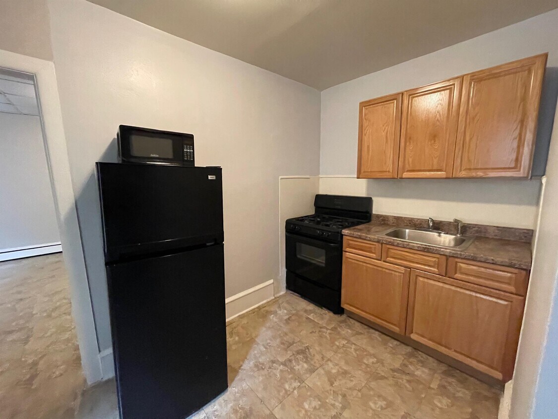 1313 W Allegheny Ave Unit 1R, Philadelphia, PA 19132 Room for Rent in