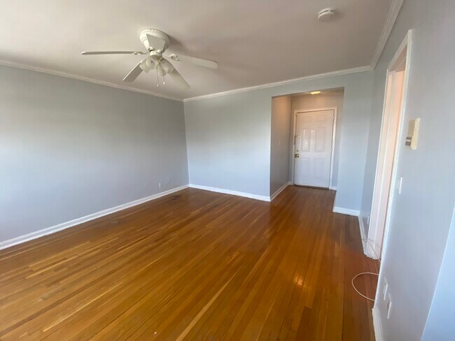 Foto del edificio - 210 Woodcliff Ave