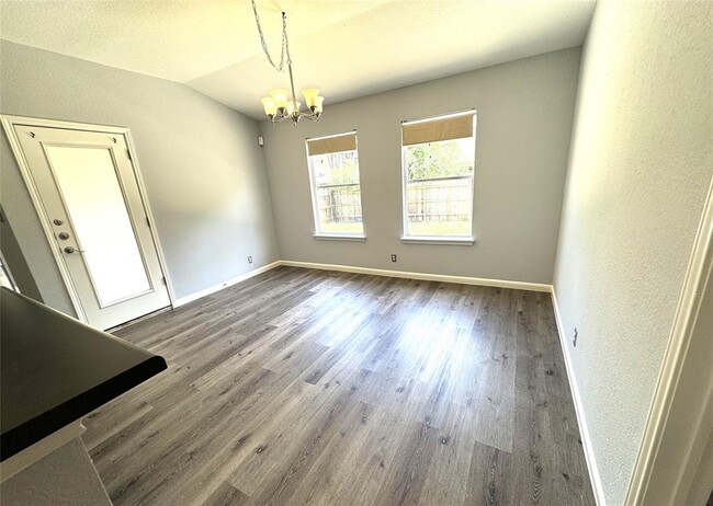 Foto del edificio - 5019 Cleves St