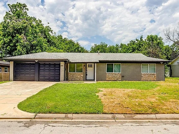 Foto principal - 7825 Standley St