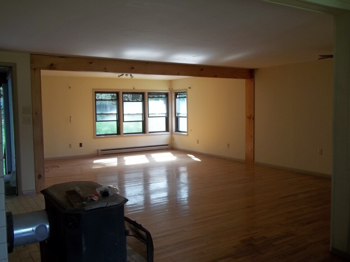 Building Photo - 74 N Nassau Ln