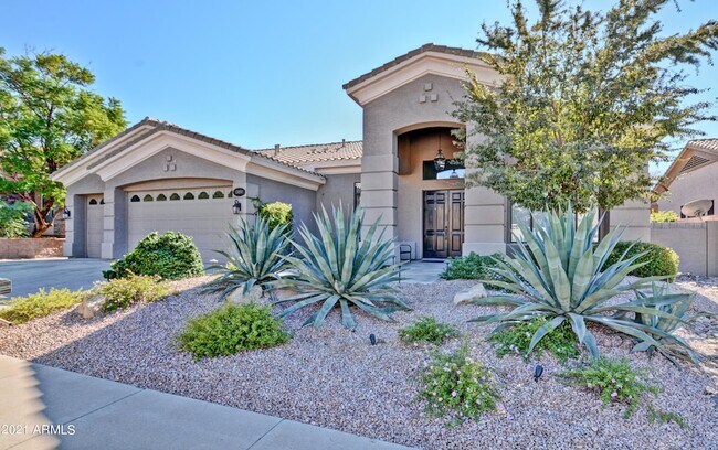 Building Photo - 13059 E Poinsettia Dr