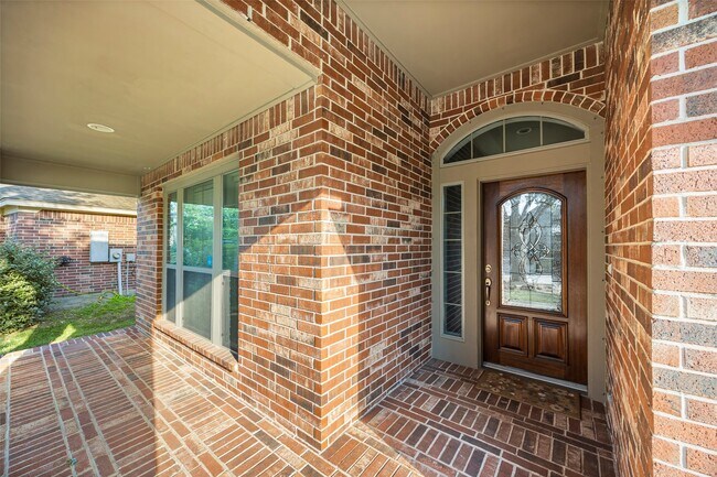 Building Photo - 31815 Forest Oak Ln