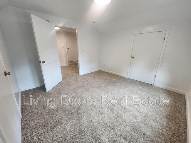Building Photo - 711 N 30th St