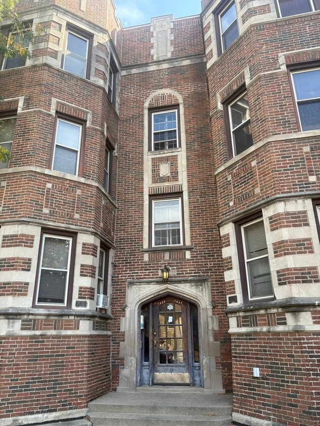 Foto principal - 7635 S Yates Blvd