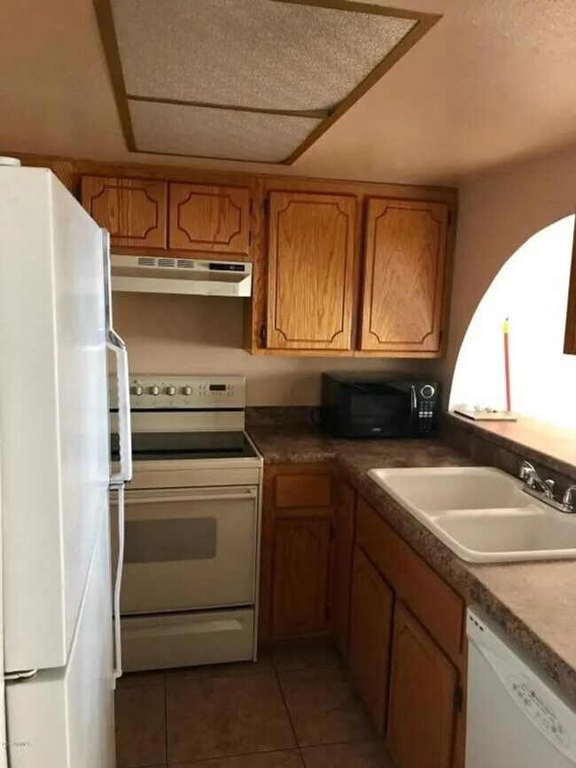Foto del edificio - COMING SOON – AFFORDABLE 3 BEDROOM, 2.5 BATH TOWNHOME IN THE HEART OF TEMPE!