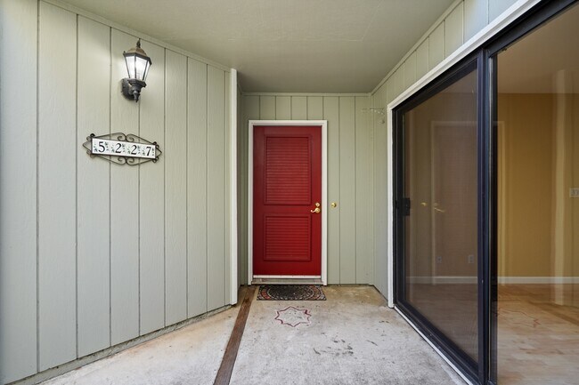 Building Photo - 5227 Riverdale Ct
