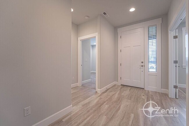 Foto del edificio - 134 Zephyr Drive