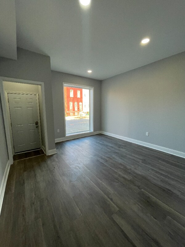 Foto del edificio - 1417 E Lafayette Ave