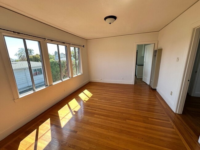 Building Photo - 1066 Peralta Ave